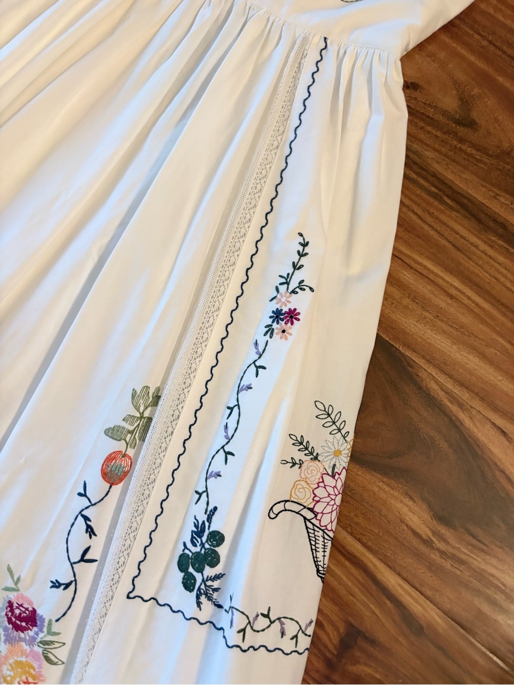 NWT Hunter Bell Women’s Stefy Steffy Embroidered Sun Dress Size 6 Tie Shoulder - Picture 11 of 16